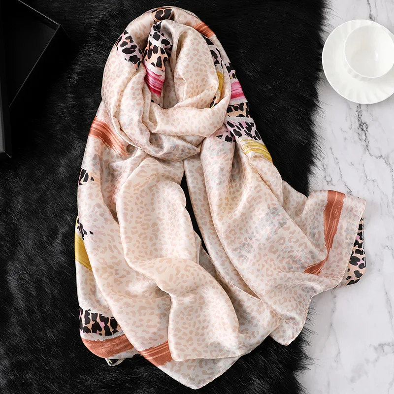 Роскошный женский шарф дизайнерский принт шелковые шарфы Зимние пашмины шали и обертывания Femme платок-бандана Musilm Sjaal Head хиджаб - Цвет: c17
