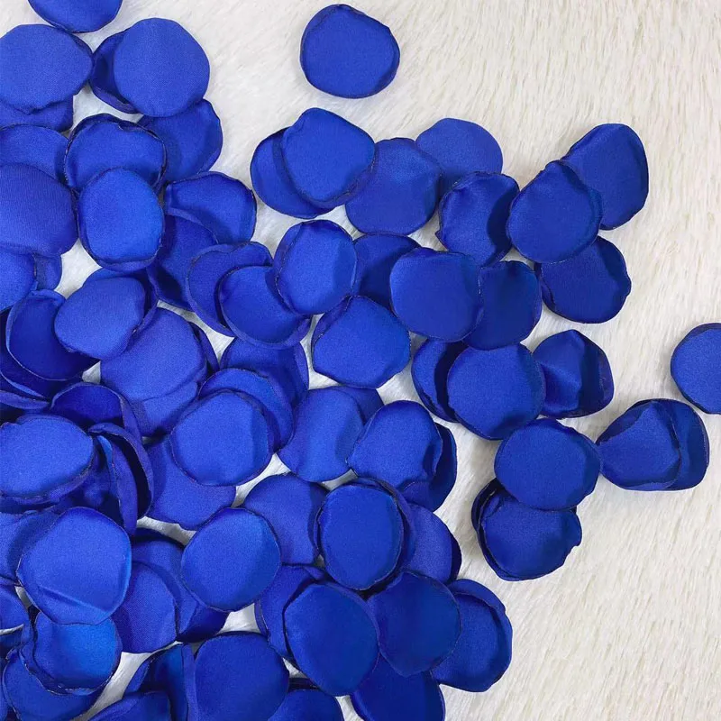 100Pcs/Bag Hand Made Red Satin Petals for Wedding Party Accessories Artificial Silk Flowers New Rose Petals