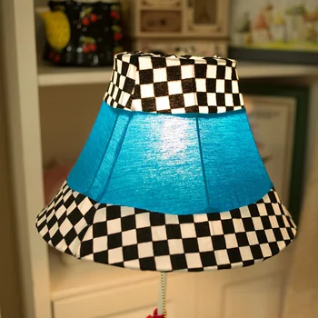 

Cartoon lamp bedroom living room lamp floor lamp lattice chicken gifts for children