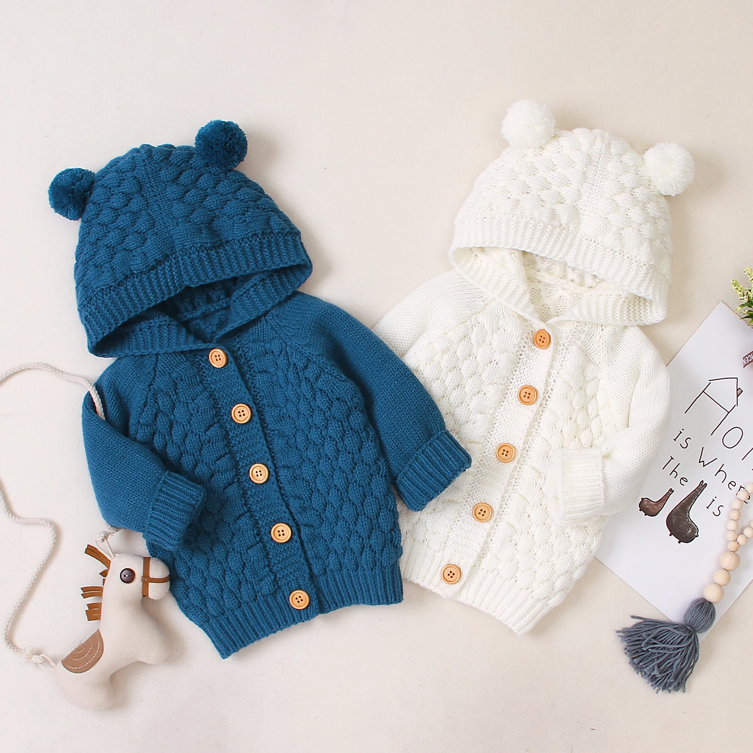 Коллекция года, осенне-зимняя одежда для малышей Однотонный свитер с капюшоном для новорожденных мальчиков и девочек Шерстяная трикотажная куртка в клетку с объемным рисунком детская верхняя одежда на возраст от 0 до 24 месяцев
