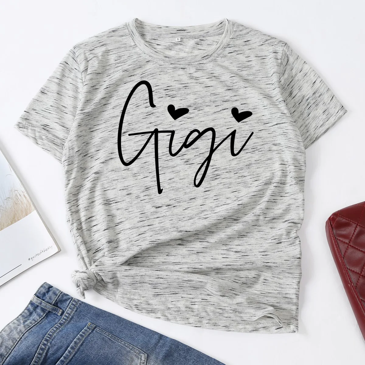 Женская футболка с коротким рукавом Gigi из хлопка рисунком бабушки тупы дедушки в