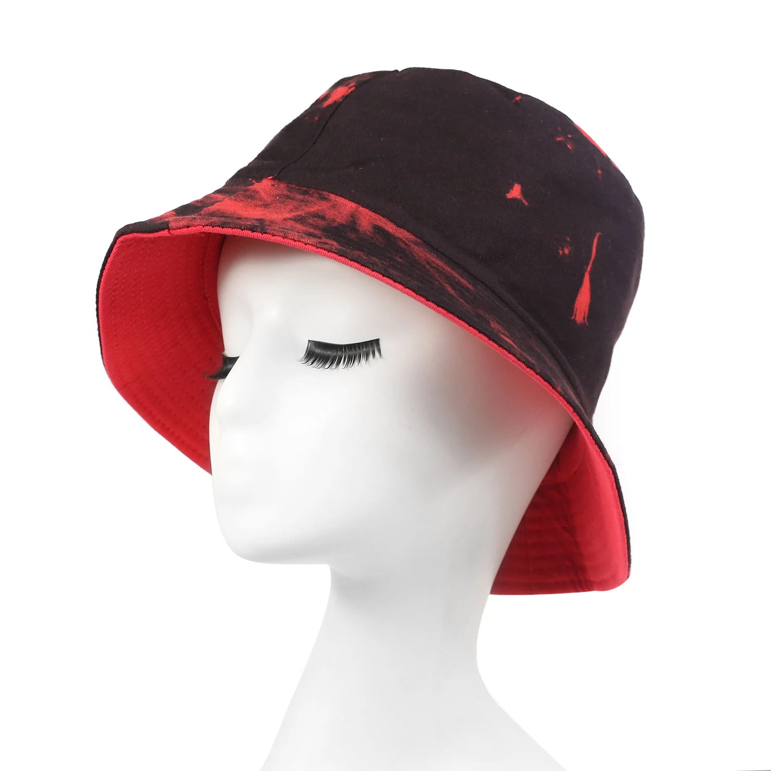 Pria Wanita Bolak Balik Topi Ember 