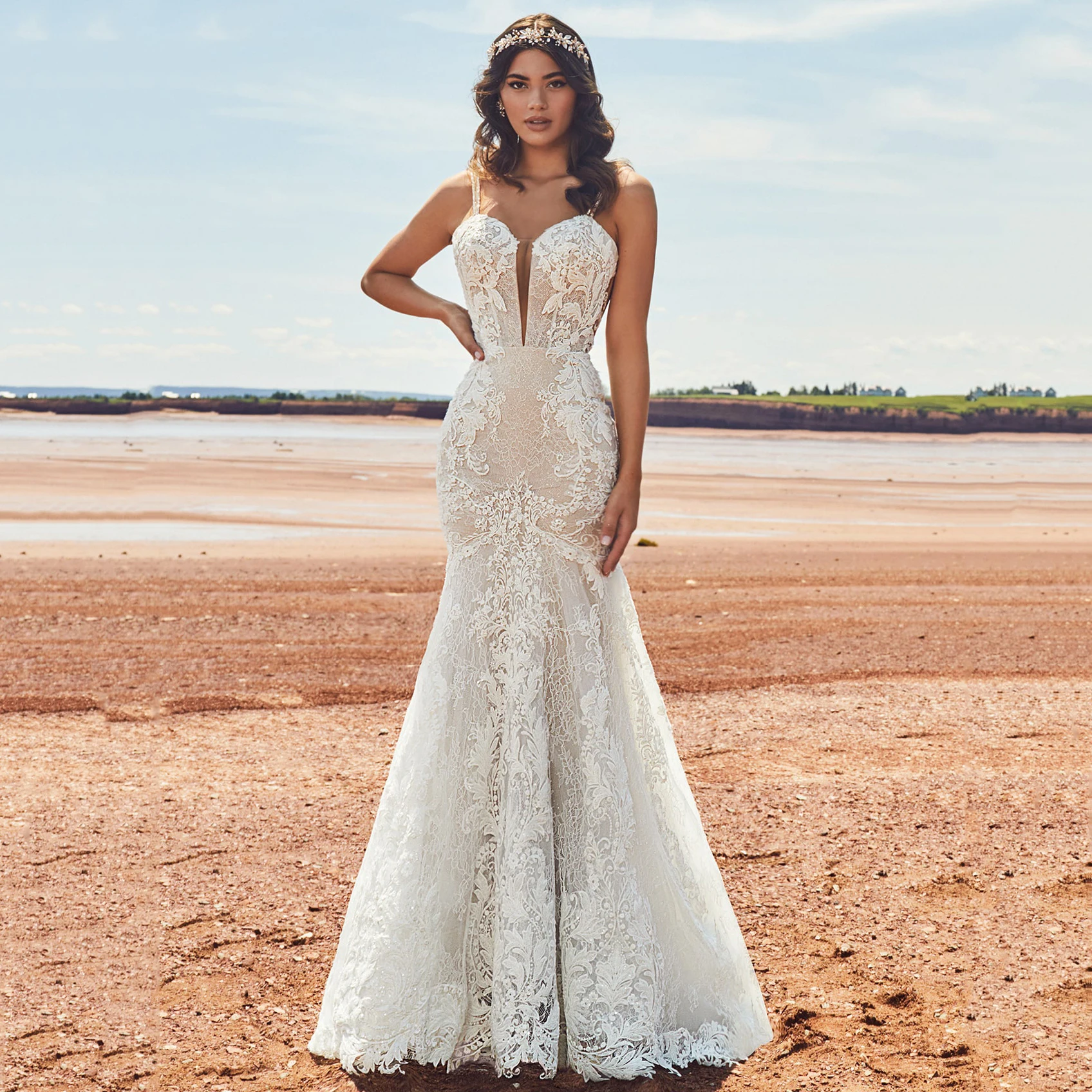 

Thinyfull Princess Mermaid Wedding Dresses Spaghetti Straps V Neck Bride Dresses Button Lace Appliques Tulle Bridal Gown 2020