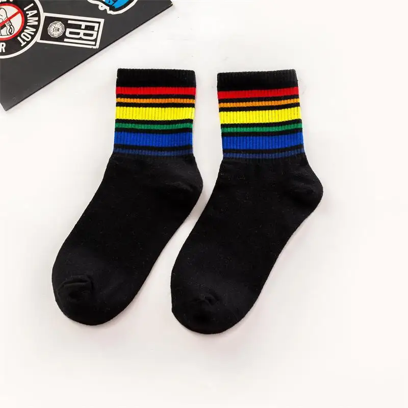 Осенние и зимние новые хлопковые носки с Разноцветными полосками для женщин, удобные женские радужные носки для отдыха - Цвет: black03