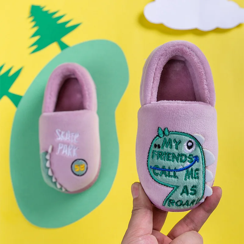 Детские зимние тапочки для маленьких мальчиков и девочек; нескользящая домашняя обувь с динозавром из мультфильма; детская обувь; теплые хлопковые вьетнамки