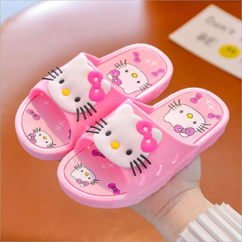 thumbnail image 1 of Zapatillas suaves para el hogar con estampado de dibujos animados para niños de Hello Kitty, sandalias y zapatillas de baño antideslizantes para el baño del bebé y la niña, 1 of 5