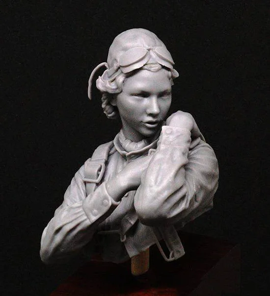 

1/10 anicent Russian Female Pilot bust Resin figure Model kits Miniature gk Unassembly Unpainted