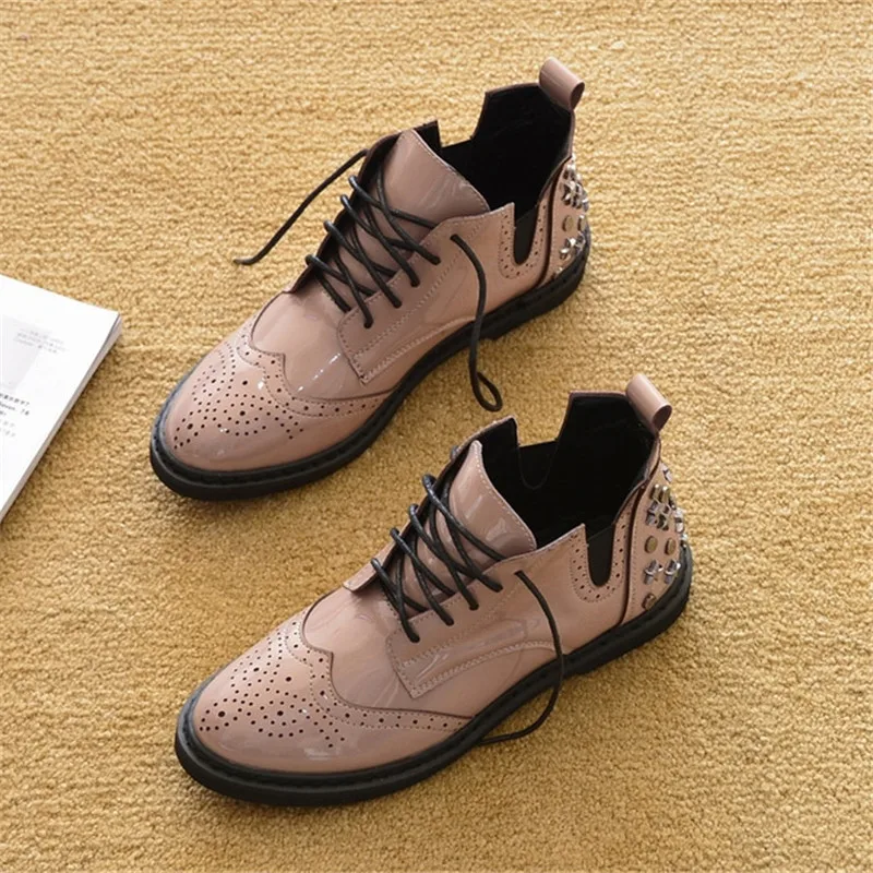 Patent Leather Flat Heel Chelsea Boots Women Shoes 2020 New Rivets Short Tube Single Ankle Boot British Carved Lady Western Boot (6)
