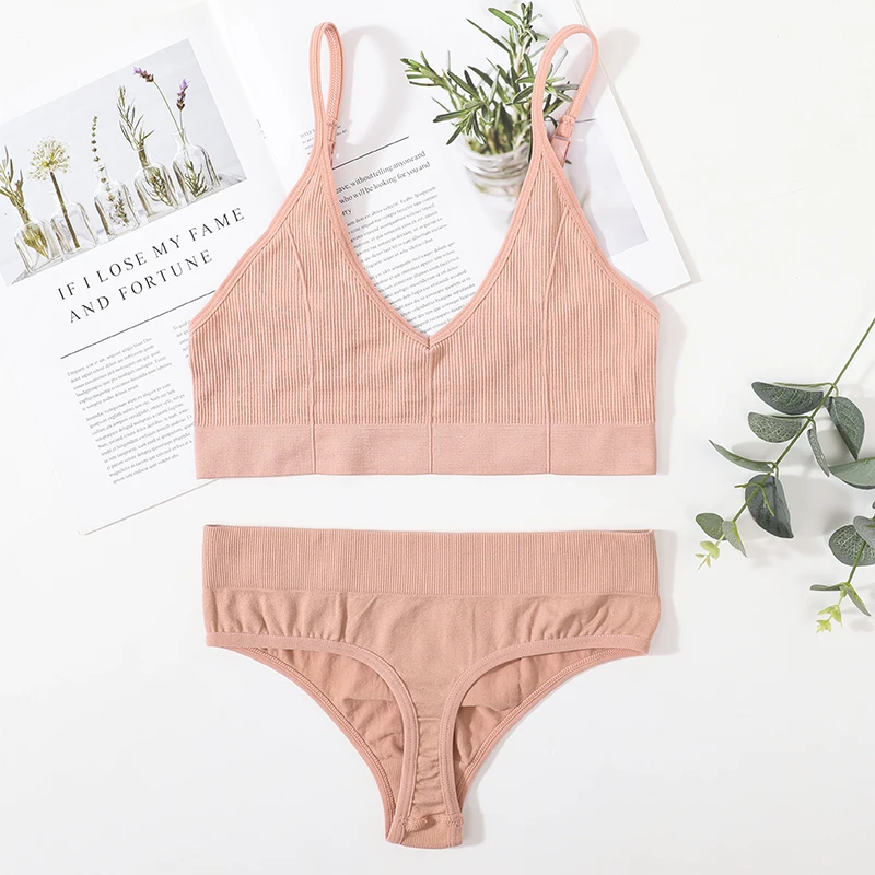Women's Seamless Comfort Bralette and Thong Lingerie Set