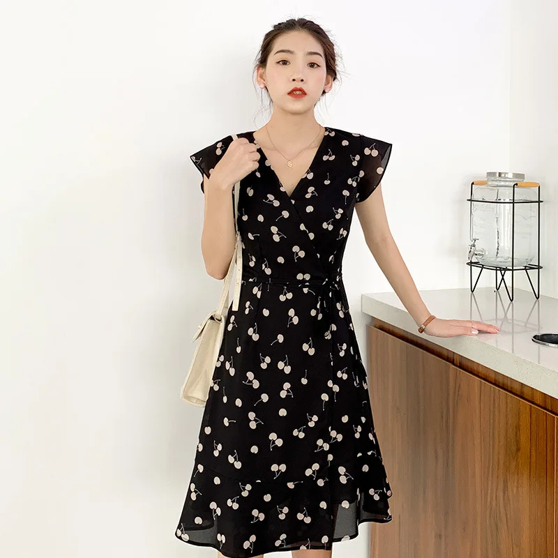 

Summer new French retro V-neck cherry tea break skirt age-reduced short simulation silk cool female skirt