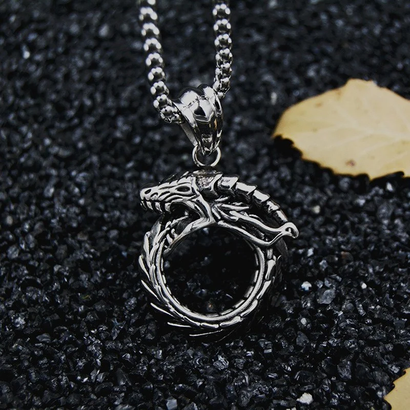 

Hip Hop Snake Head Pattern Necklace Pendants for men Retro Korean Personality Fashion Men Round Sweater Chain Wild Necklace