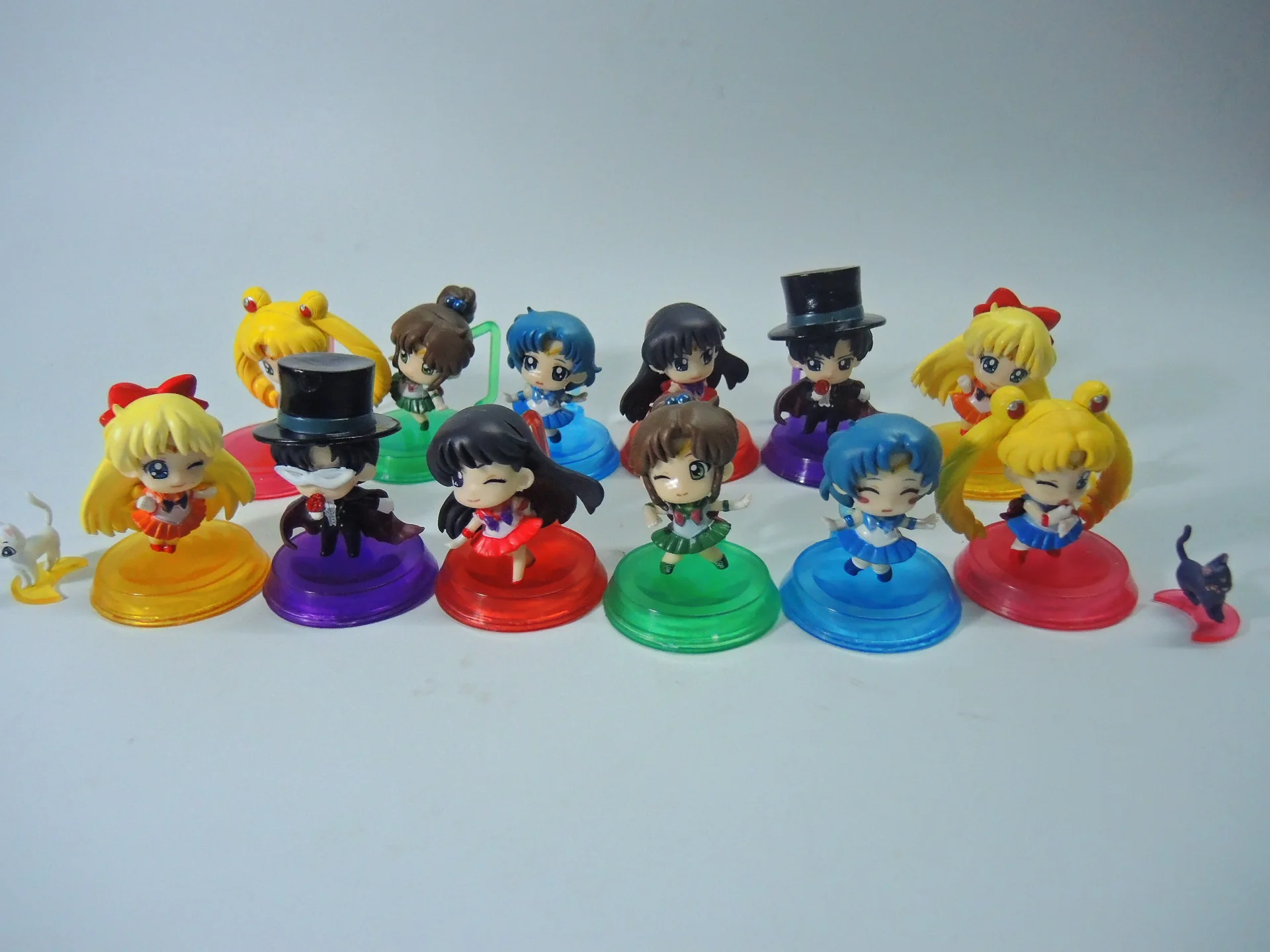 

Cute Pretty Girl Warrior Usagi Water Bingyue Big Eyes Sprouting 6-Capsule Toy AB Eyes Squinting Anime Garage Kit