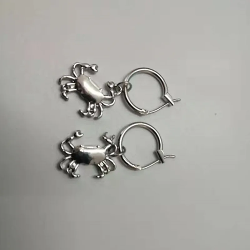 Silver color 1 пара, милые трендовые маленькие серьги-кольца в виде краба для женщин, забавные золотые, серебряные, цветные мини-серьги-подвески, ювелирные изделия E53 - Окраска металла: Silver color