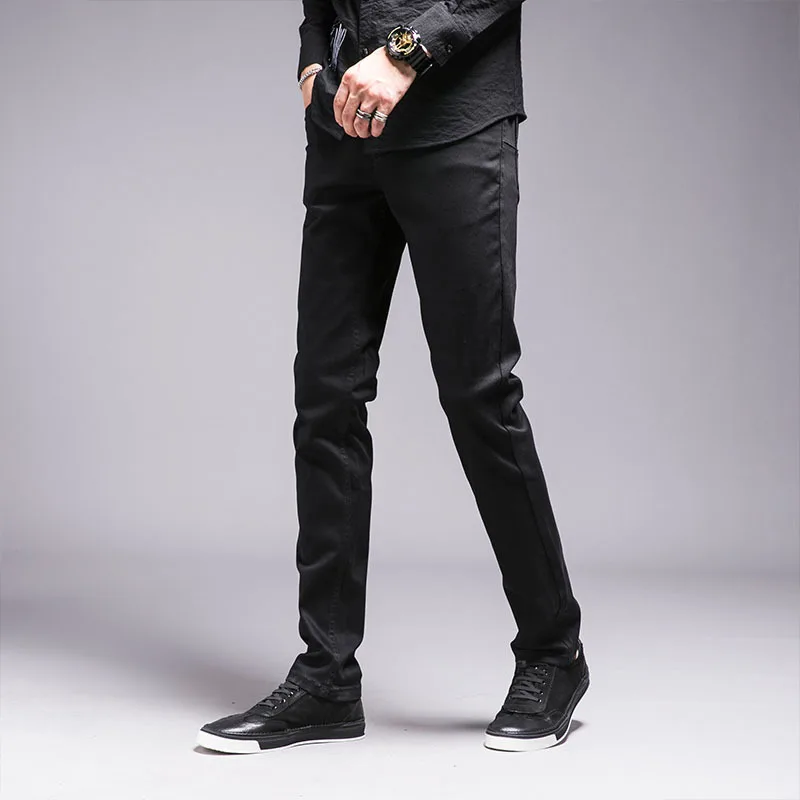 2018 осень Новый стиль Для Мужчин 'S в дырочку зауженные искусственно состаренные джинсы подходят Винтаж джинсы черно-белого цвета с милым