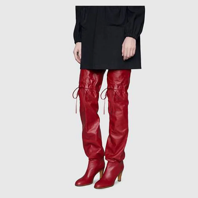Осенние Роскошные ботфорты Для женщин высокие сапоги с квадратными каблуками Для женщин круглый носок, декорированные ремешками зимняя женская обувь