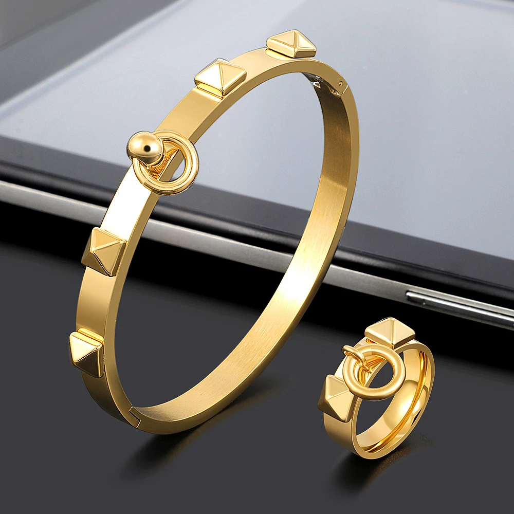 Stainless Steel Rivet Jewelry Set Punk Charm Bangle Bracelet Pyramid