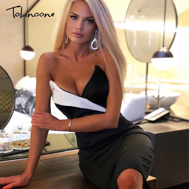 Женское вечернее платье без бретелек с глубоким V-образным вырезом | Женская