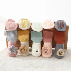 Chaussettes de sol chaudes antidérapantes en éponge pour bébé, couleur unie, en molleton de corail, pour l'hiver 
