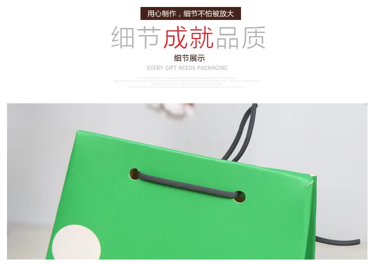 10pcs gift box Merry Christmas Candy Box Bag Christmas Tree Gift Box aper Box Gift Bag Container Supplies 18*8.5*7.5cm