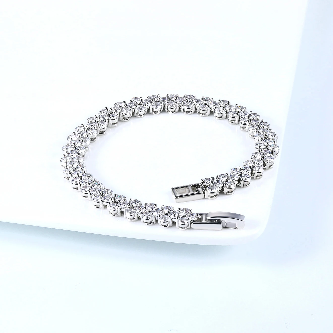 Роскошный женский браслет, Благородные Свадебные/вечерние браслеты, блестящий серебряный цвет, кубический цирконий, модные ювелирные изделия JSH001