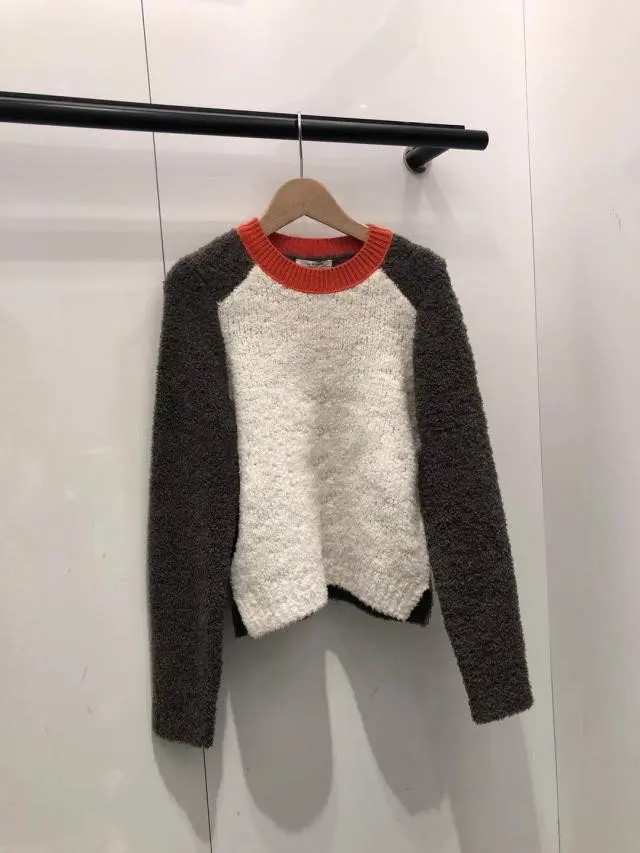 

Autumn and Winter 2019 Sweater New Lambhair Color Contrast Splicing Sleeve Knitwear Long Sleeve Sweater Women