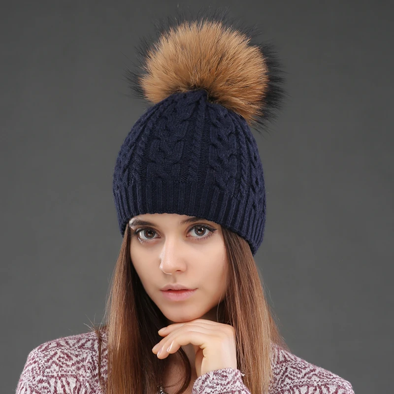 CNTANG 2026 Damen Doppellagige Strickmützen Winter Warme Beanie-Mützen Wollmütze mit Bommel Natürliches Waschbär-Fell Modische Damen-Kappe – Detail 10