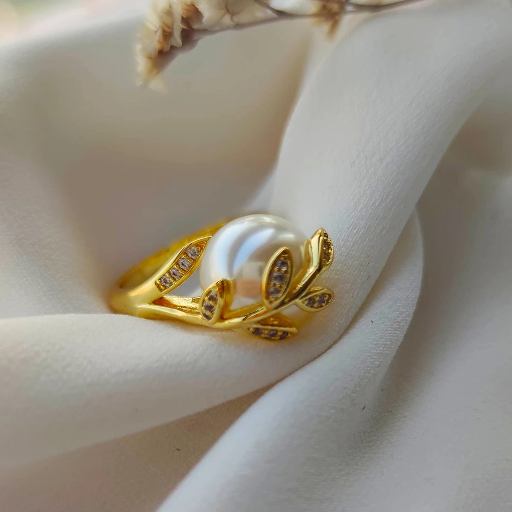 Gold pearl ring (2)
