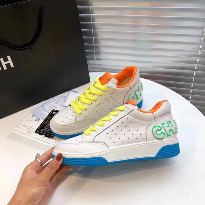 

2020 New latest styles of matching shoes fashion trend alphabet shoes Women Lace-up TPU sole flat shoes Casual shoes