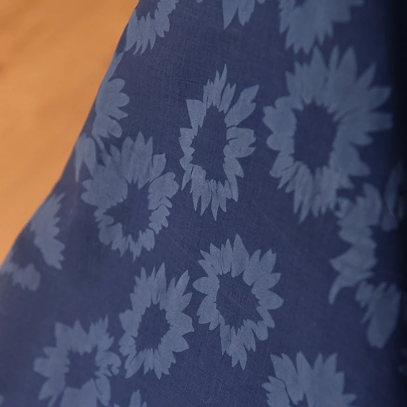 

one meter High quality thin cotton fabric Dark blue daisy print tissu Top shirt dress skirt scarf tablecloth curtain DIY fabrics