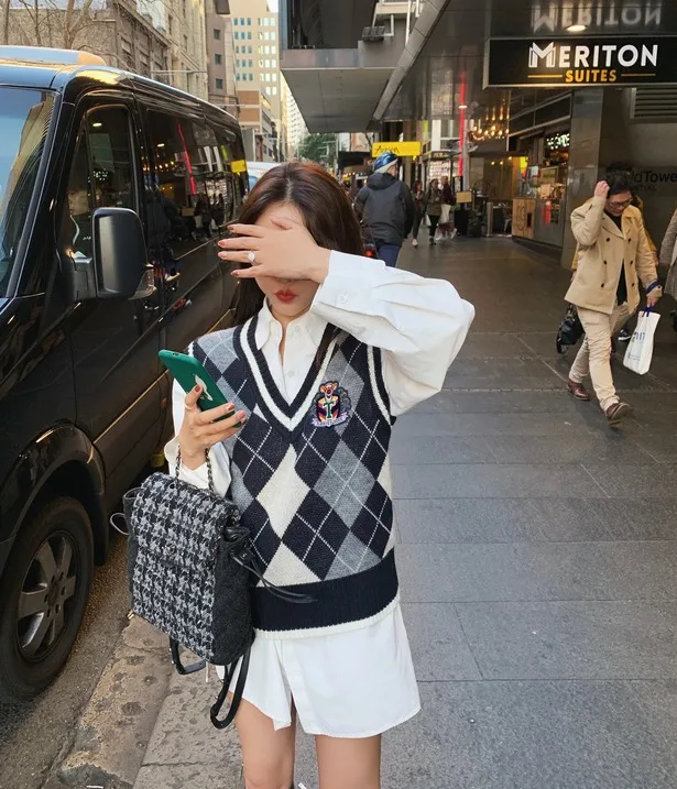 FireShot Capture 383 - 林珊珊 小熊维尼菱格初秋薄款长袖毛针织开衫新款女毛衣宽松上衣-贝迪克-广州批发_ - https___www.vvic.com_item_17675799