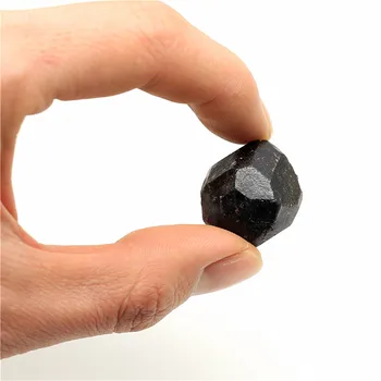 

Natural garnet, raw ore, crystal teaching specimen, special price of stone