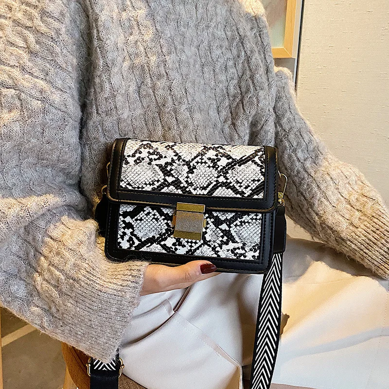 

2019 New Style Snakeskin Print Stereo Square Sling Bag Gold-Tone Lock Shoulder WOMEN'S Bag