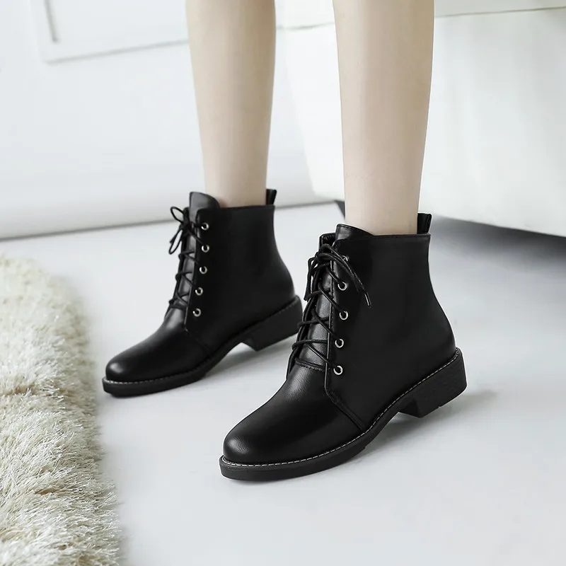 

2018 Autumn Ladies Lace Up Ankle Motorcycle Boots Black Beige Brown Cross Tied Medium Heel Combat Boots for Women Shoes