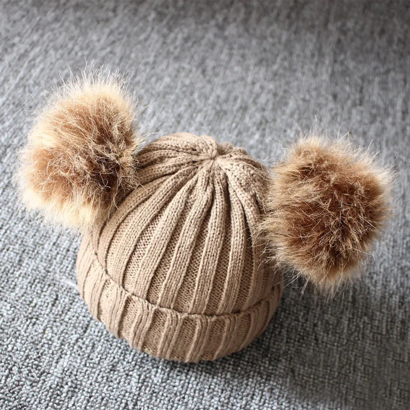 YELITE newst novo bebê recém-nascido criancha meninas meninos inverno quente malha Chapeu peludo bolas pompom sólida quente - Цвет: Dark Coffee