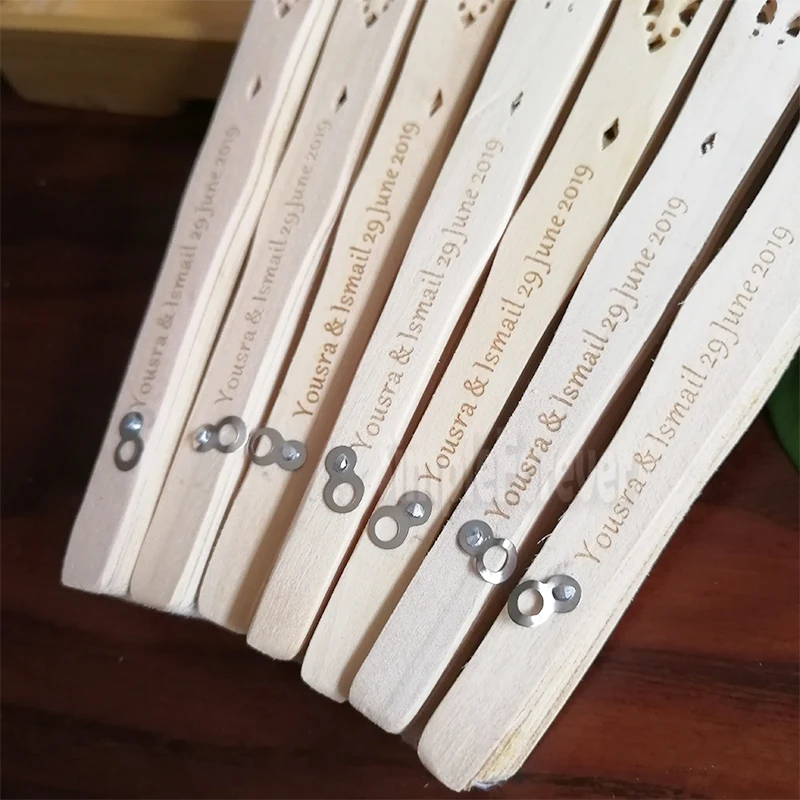 20cm Aromatic Wood Pocket Folding Hand Fan Carved Wedding Decor SuppliesBox+Party Favors Wedding Gifts+printing 50pcs/Lot