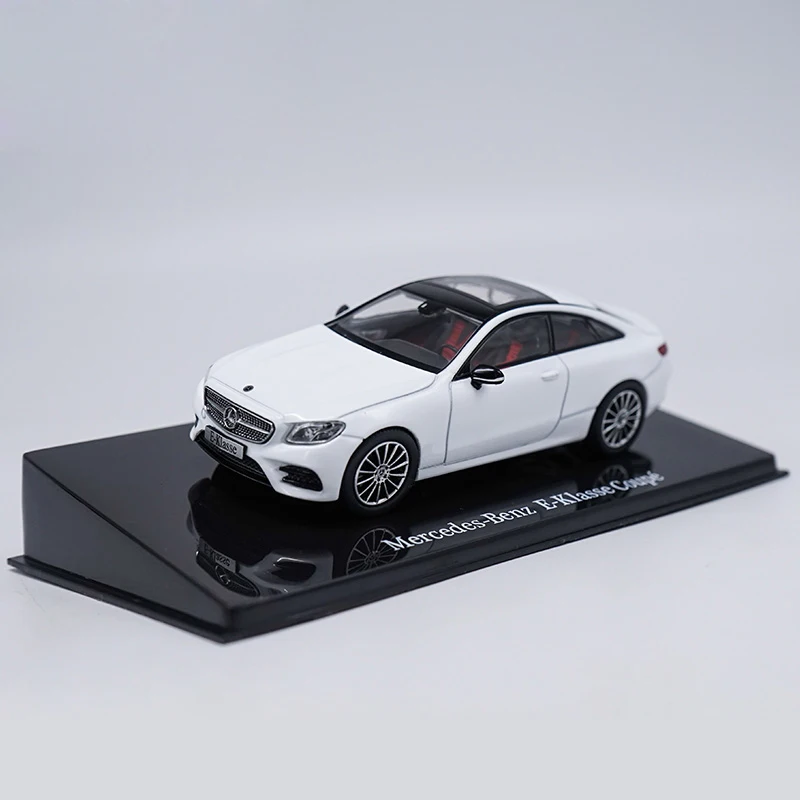 Высокая тщательная 1:43 E300 сплав модель автомобиля статические металлические модельные автомобили с оригинальной коробкой для коллекционирования подарок - Цвет: White