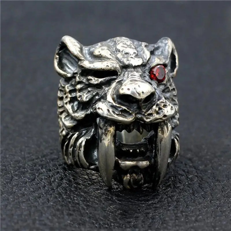 Personalità Maschile Moda Prepotente One-Eyed Red-Eyed Ancient Saber-Dented Tiger Ring Hip-Hop Party Jewelry