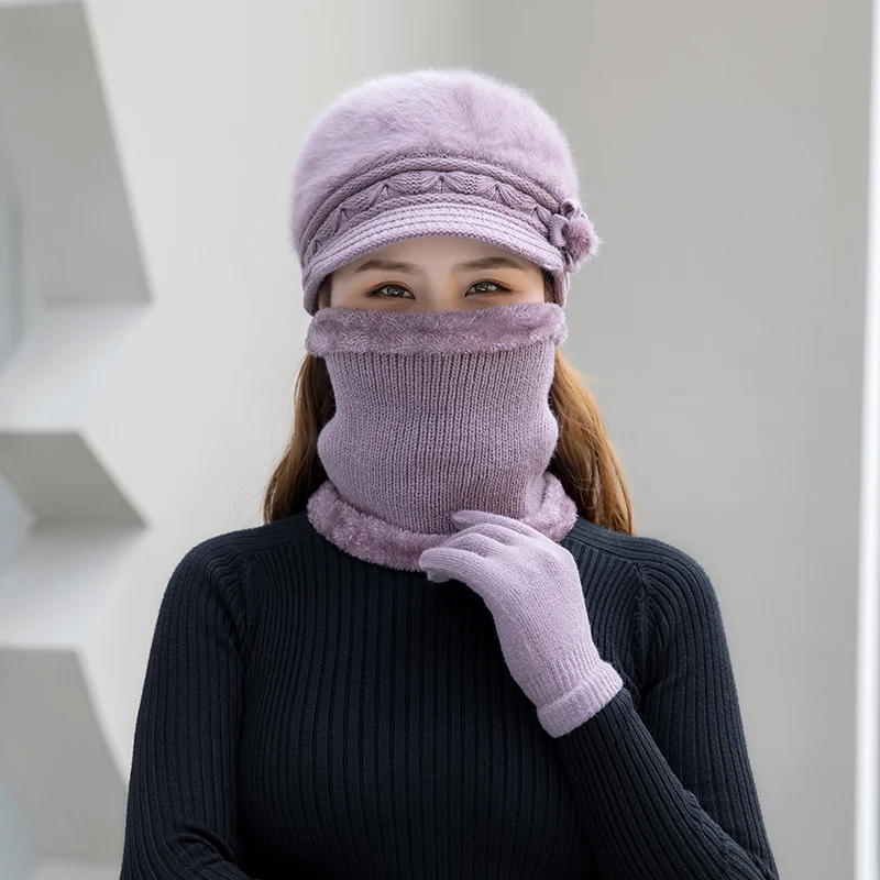 Рисунок 5 - Осенне-зимняя женская шапка