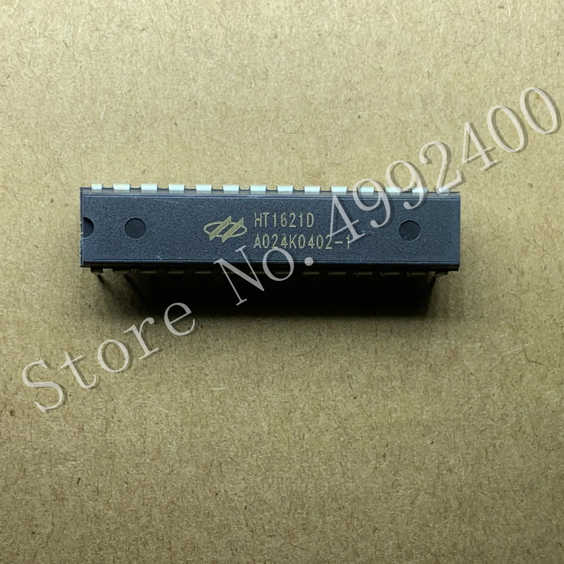 20pcs/lot HT1621D DIP28