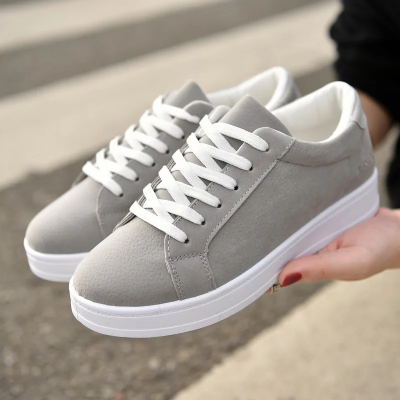 

2019 new wild casual shoes fashion spring flat with small fresh board shoes tide Small white wear-resistant shoes female U7-70