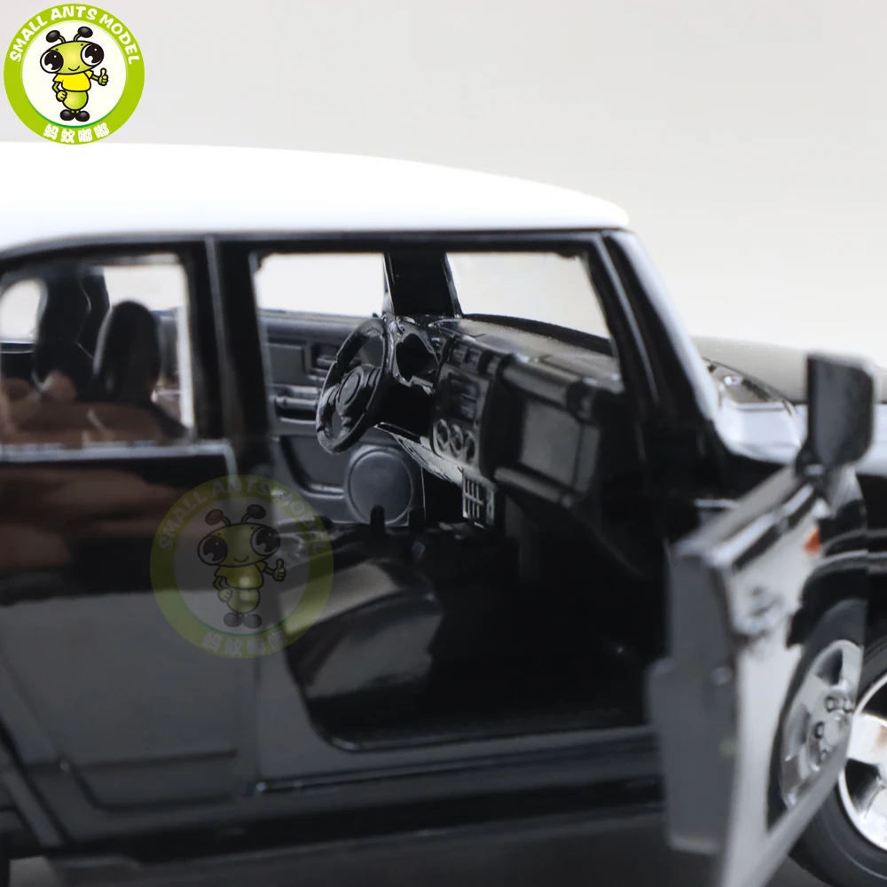 1/32 CAIPO FJ Cruiser Land Cruiser литая модель автомобиля SUV игрушки для детей Детское звуковое освещение Вытяните назад Подарки