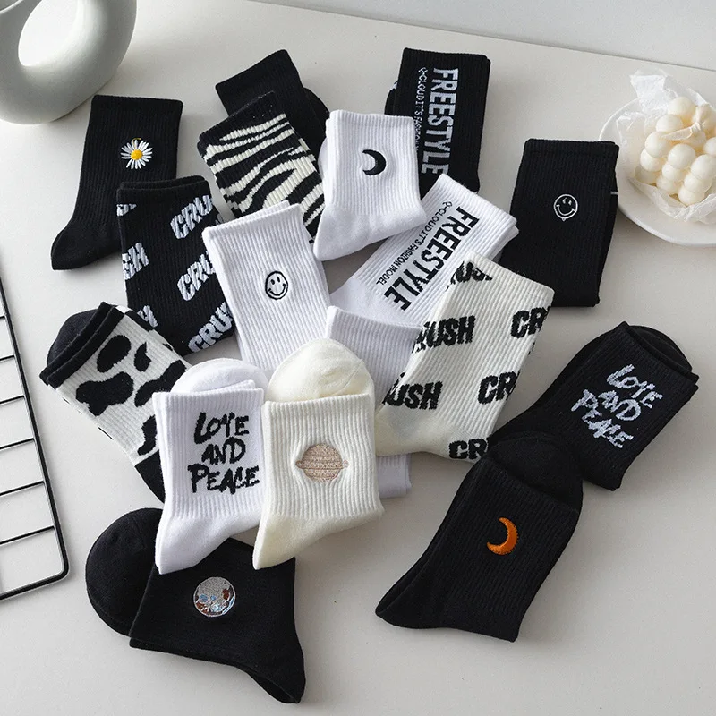 

Winter Black White Socks Unisex In Tube Trend Harajuku Street Moon Embroidery Socks Cotton Personality Comfortable Student Sox