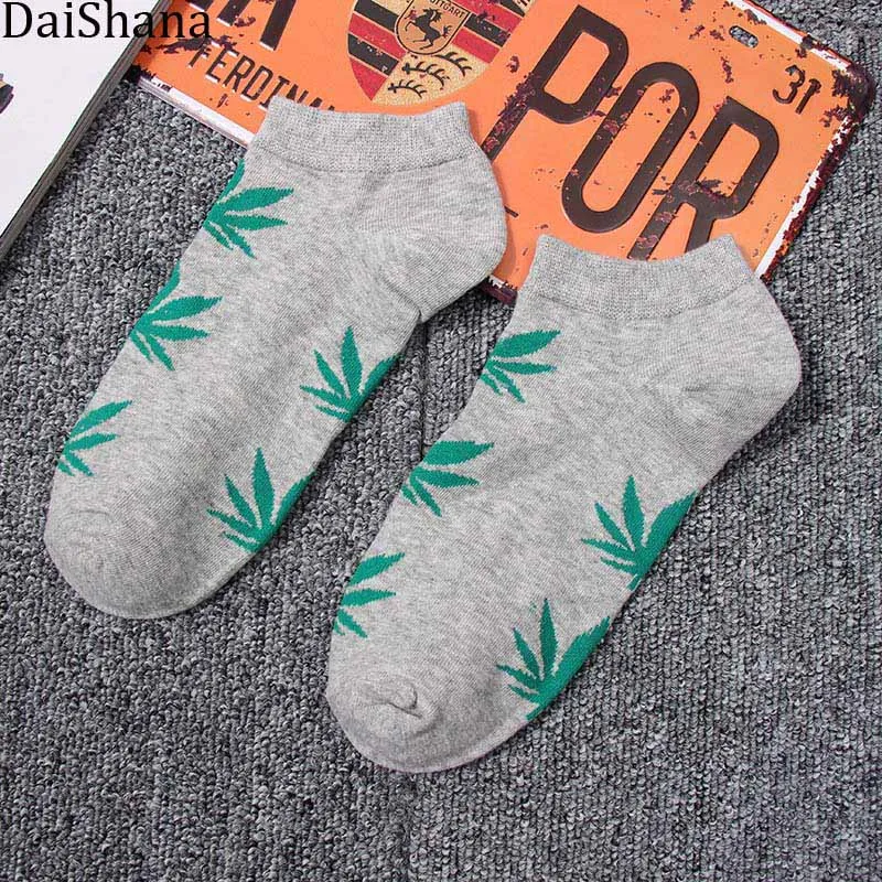 Men's socks new maple leaf socks in the tube cotton skateboard hemp leaves in the tube socks trend Korean street sports socks - Цвет: ZB0586