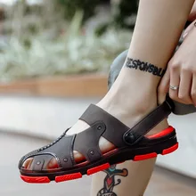 Новые стильные летние мужские сандалии; пляжная пористая обувь с закрытым носком; легкие дышащие уличные сандалии