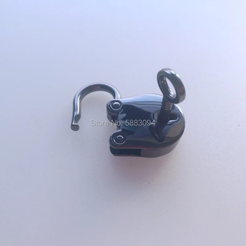 Рисунок 4 - Античный латунный навесной замок Ivoduff