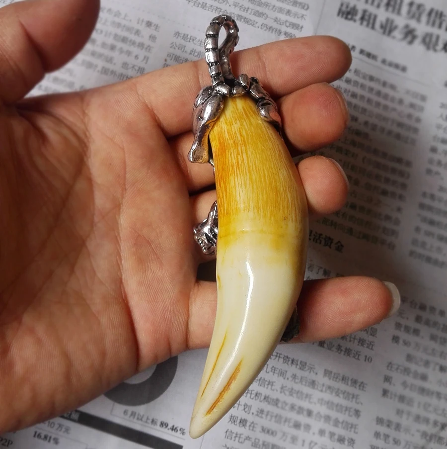 Tiger teeth pendants, mountain tigers, ornaments, teeth pendants, safety car, imitation animal teeth