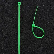 100 шт. эмульсионные зеленые кабельные стяжки на молнии, обертывания для искусственных газонов, растений, фоновые украшения