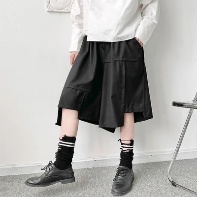 

Asymmetrical summer tailoring, loose-fitting cargo pants, hip Japanese shorts, hot pants