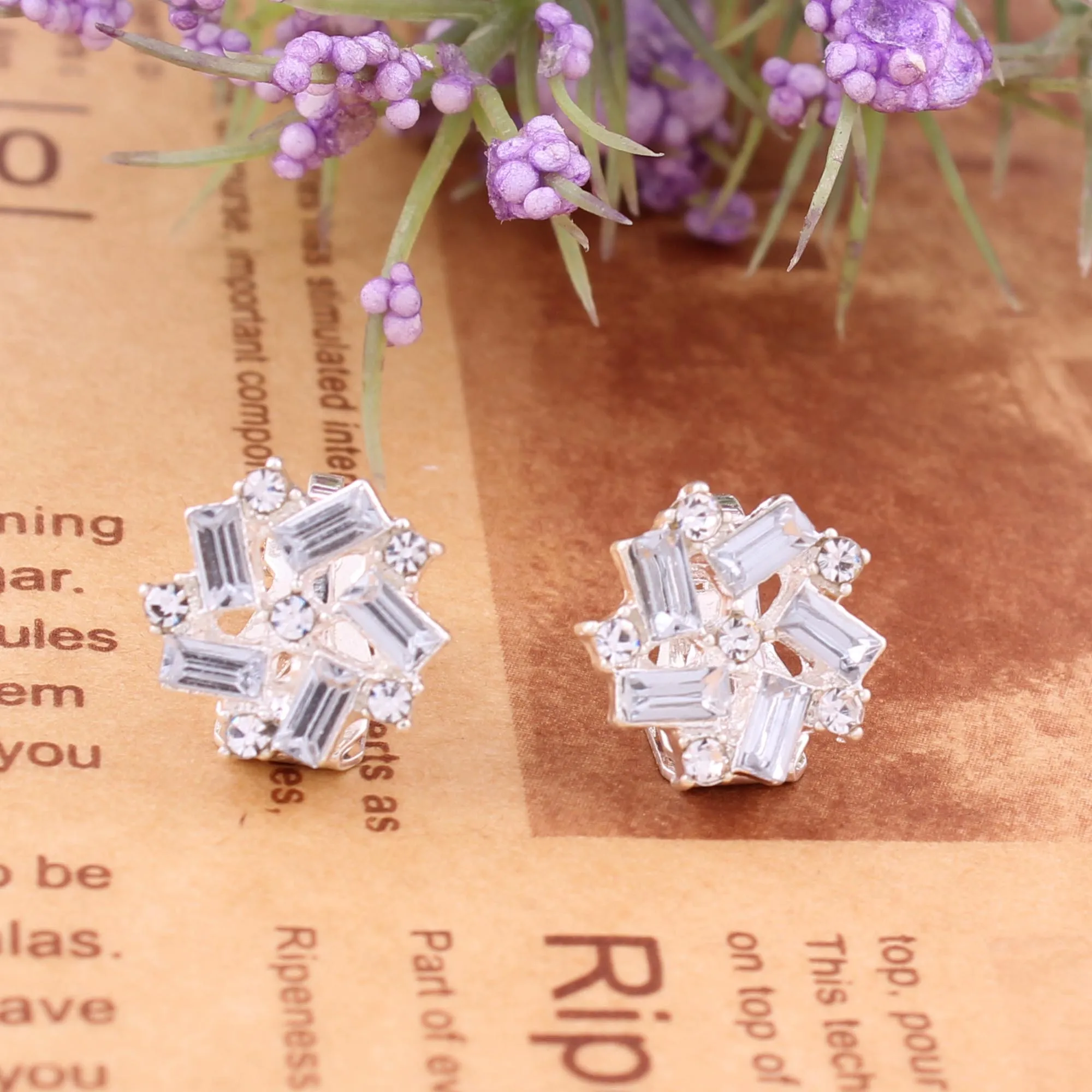 Fashion Jewelry Simulated Pearl Rhinestone Clip on Earrings Non Piercing for No Hole Ear Women
