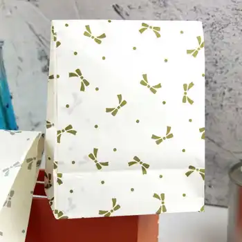 

20pcs Christmas Packing Gift Bag Candy Boxes for Kids Birthday Wedding Favors Box Packaging Paper Bags Event Xmas Party Supplies